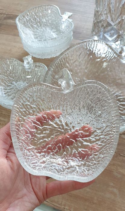 Сервиз от купички ябълка