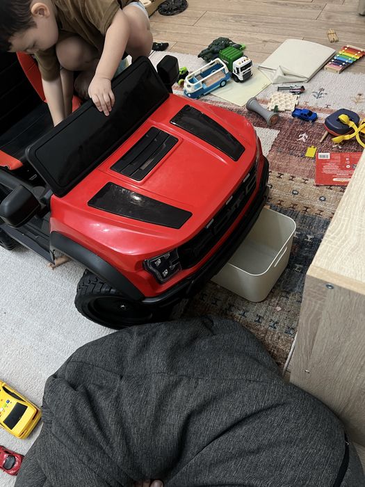 Машинка на пульте управления