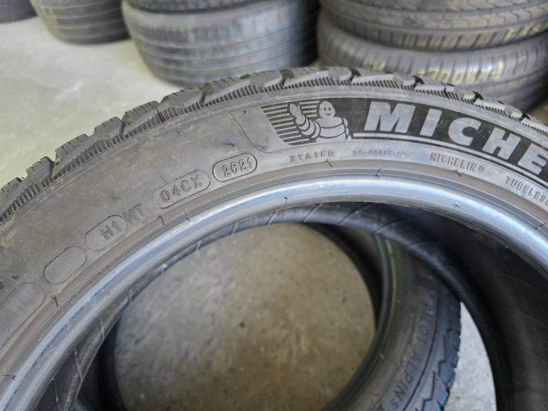 225/45/18 MICHELIN 2бр