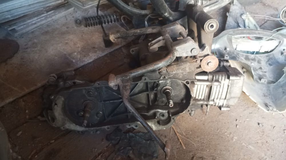 Продам два скутера на запчасти