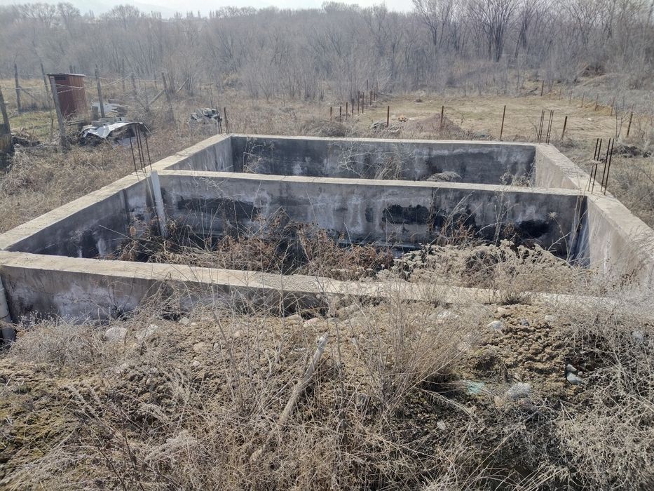 Продам участок с фундаментом