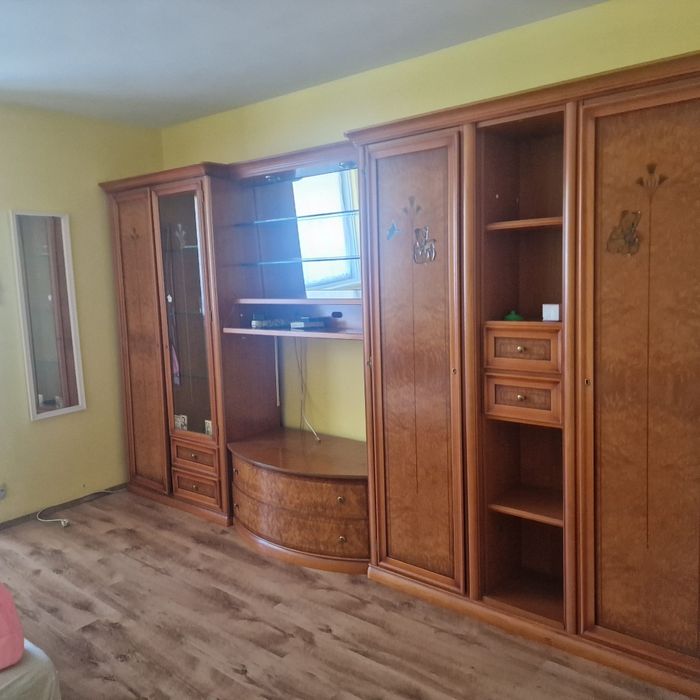 Închiriez garsoniera