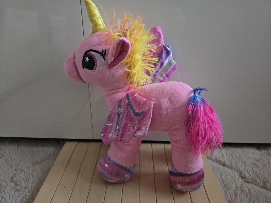 Jucării de pluș și papusi