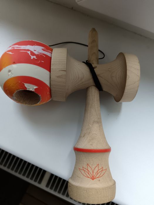 Lotus pyro puțin jucat
