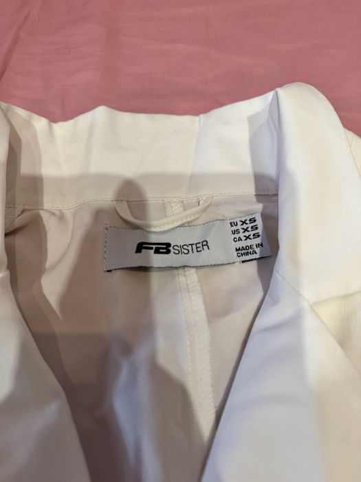 Късо яке в черен и бял цвят