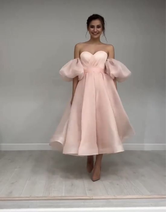 Шикарное вечернее платье.