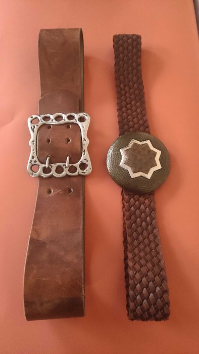 Два широки колана от естествена кожа с масивни токи