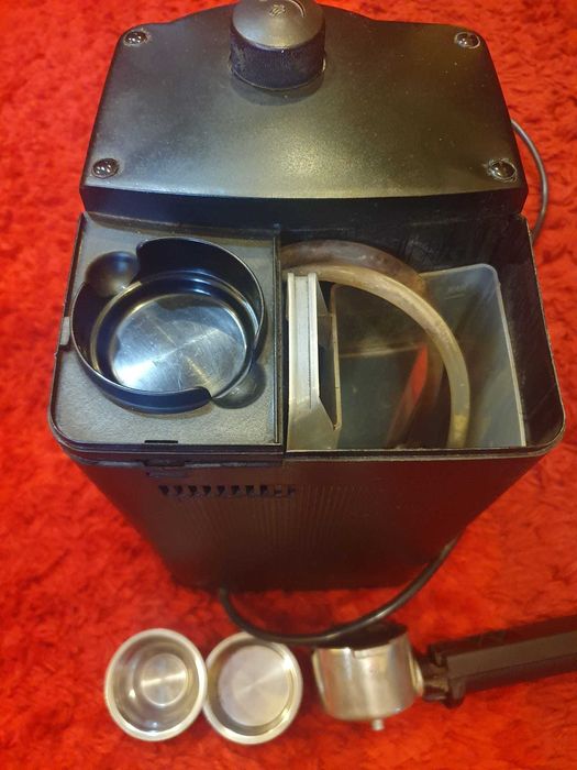 Esspresor de cafea DeLonghi BAR12