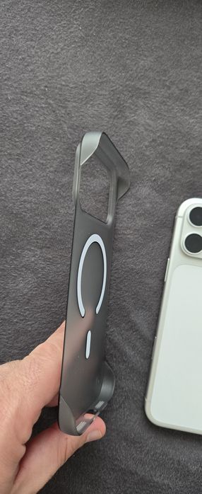 Husa Iphone 17 Pro Max MagSafe, fara MARGINI