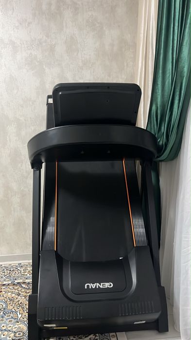 Продается беговая дорожка Genau