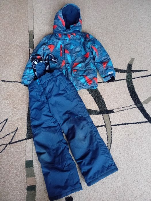 Продам зимние куртки на мальчика