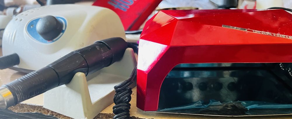 Продам машинку и лампу