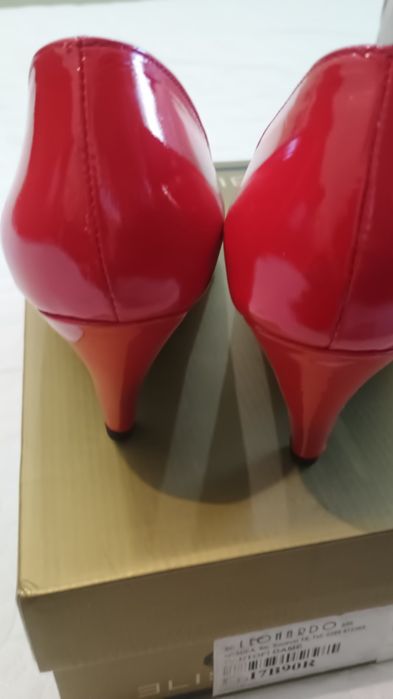 Pantofi de damă din piele lăcuită,culoare rosii,Nr 39,noi