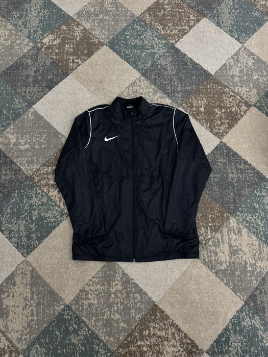 Мъжка ветровка Nike
