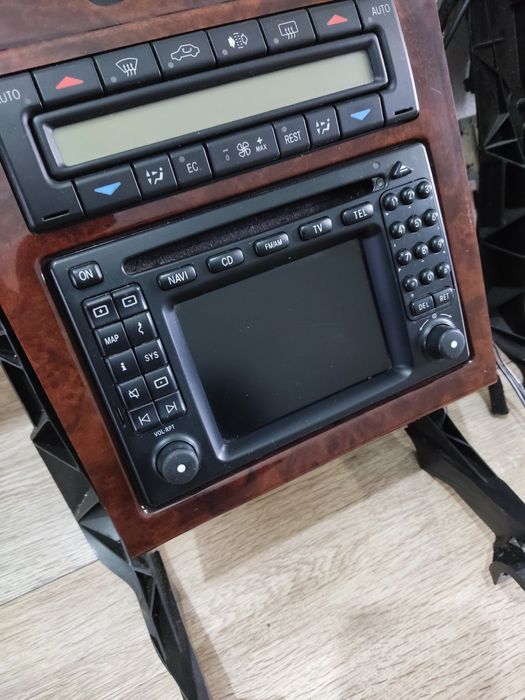 Магнитола, манитор Мерседес 210