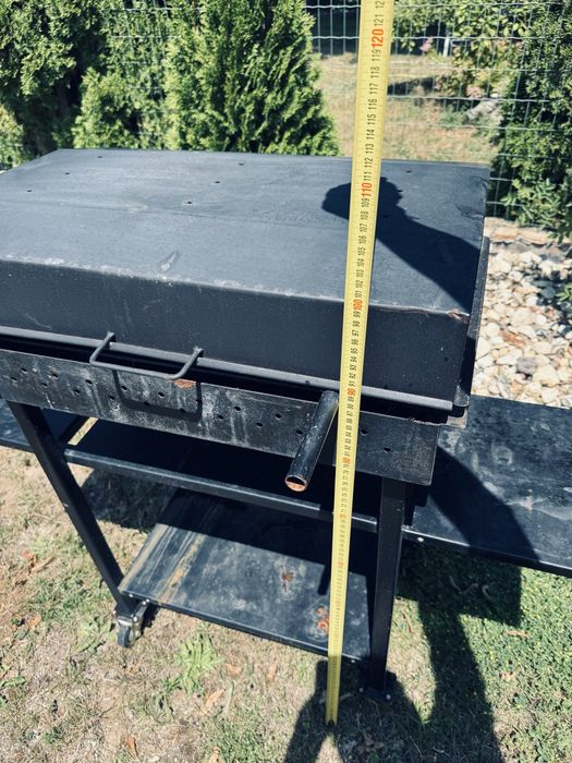 Продавам барбекю