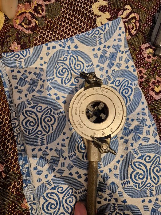 Продавам плашка за резби до 2 цола