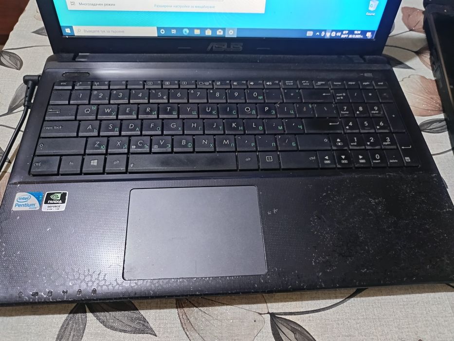 Продавам Лаптоп ASUS