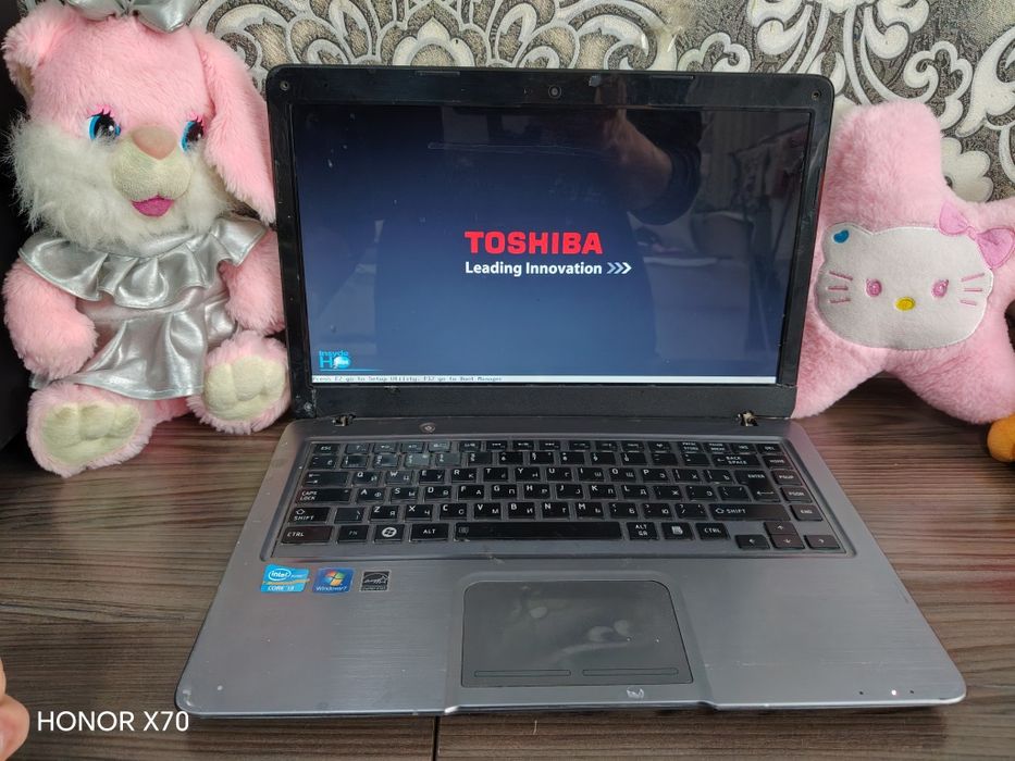 Toshiba Core i3 / SSD 128GB + HDD 320GB