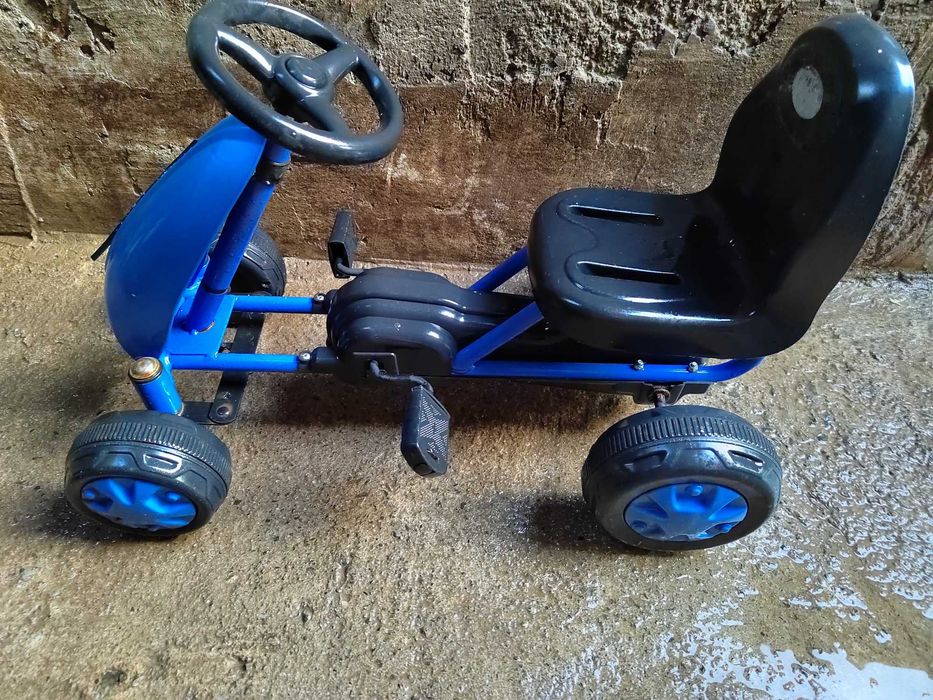 Детско бъги с педали