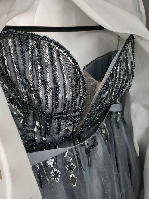 Официална красива рокля