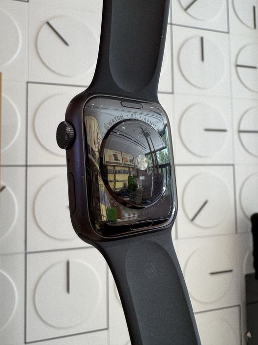 Apple watch se 44 81%