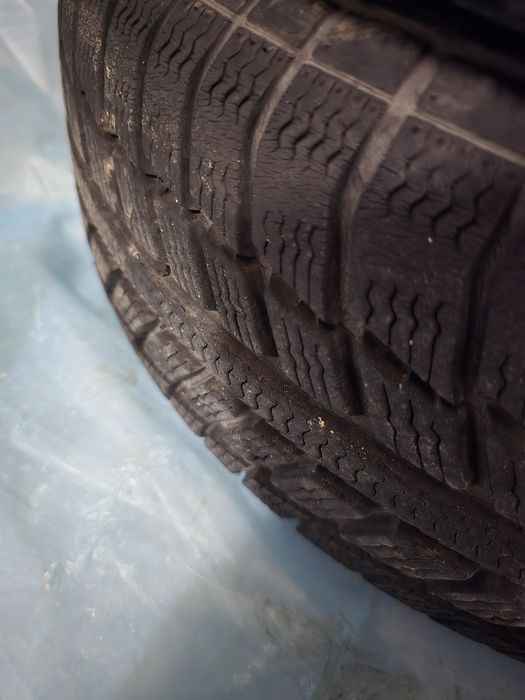Зимни автомобилни гуми
