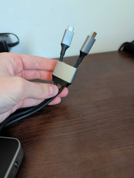 Docking Hub Satechi cu slot NVMe