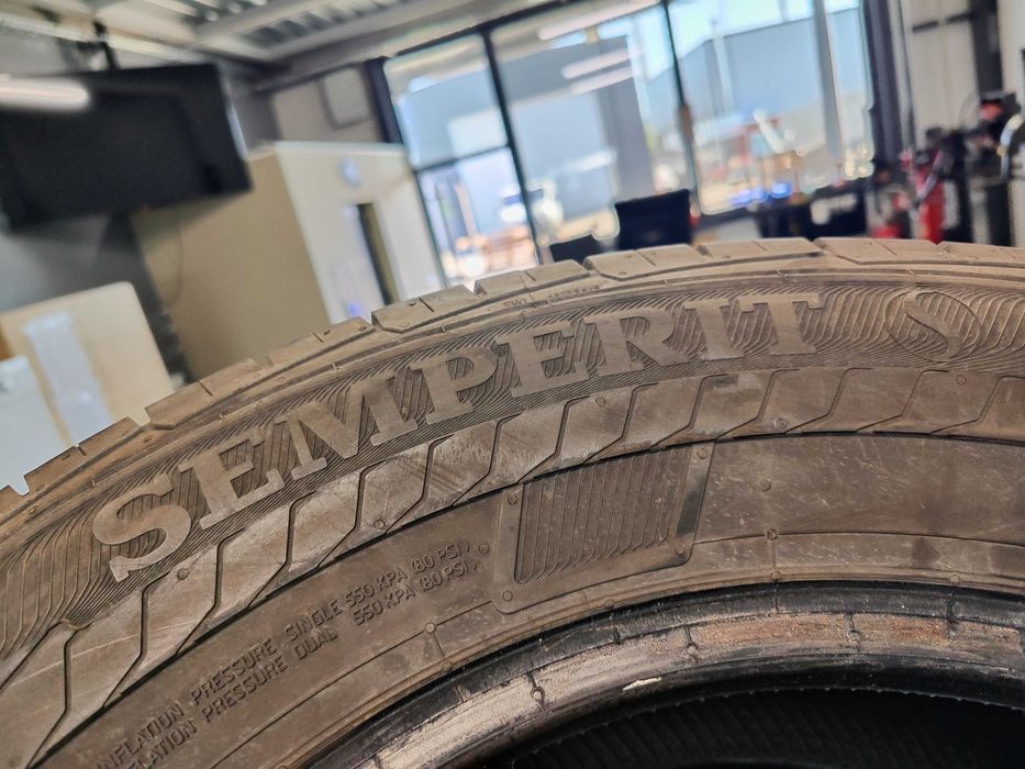4бр.летни гуми 225/65/16C Semperit