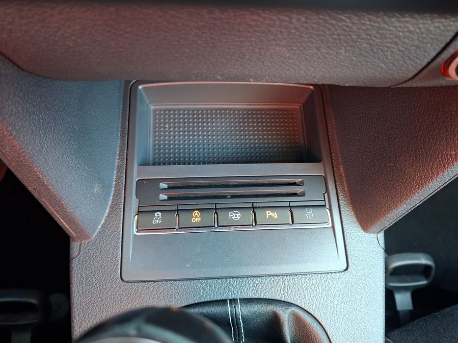 Volkswagen Touran Cup 7 locuri Faruri Led Xenon Camera Marsarier