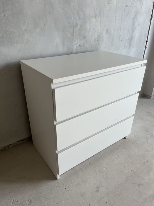 Белый комод Ikea