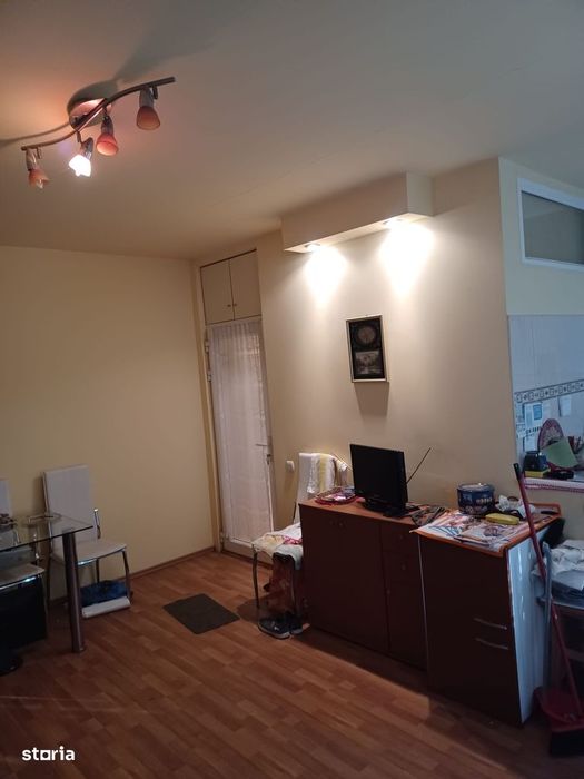 Garsoniera Faget-13 Decembrie, parter pretabil birou /spatiu comercial