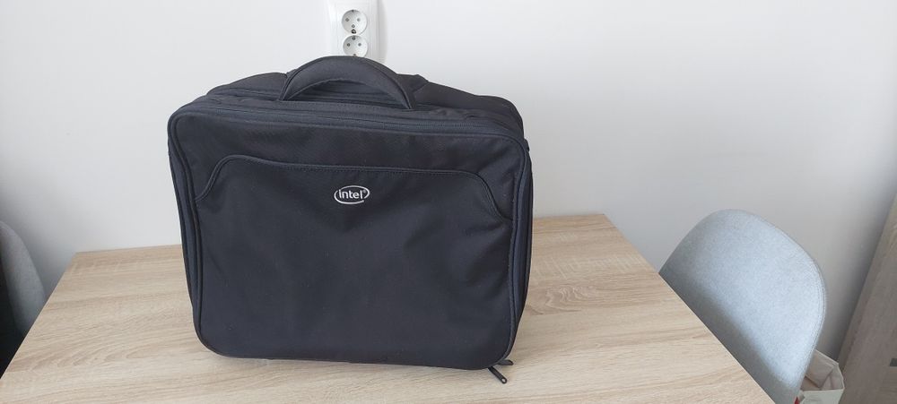 Troler laptop intel