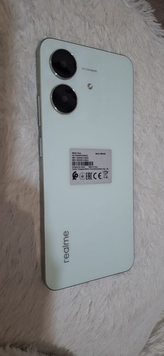Realme Note 60x.