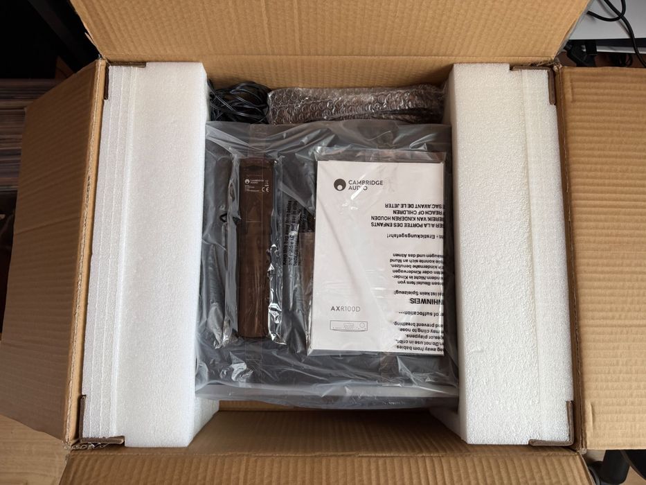 Cambridge Audio AXR100D, Усилвател
