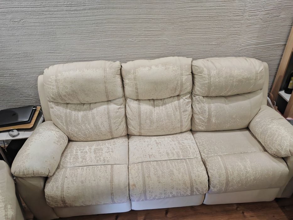 Продавам холна гарнитура 3+2+1