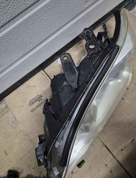 Far Stinga Toyota Rav4 3 Facelift 20010-2012. Volan stinga.