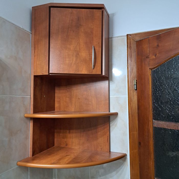 Vand etajera baie in stare buna