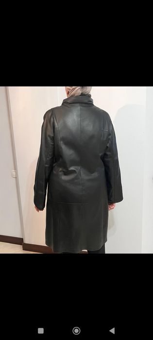 Кожаный черный плащ