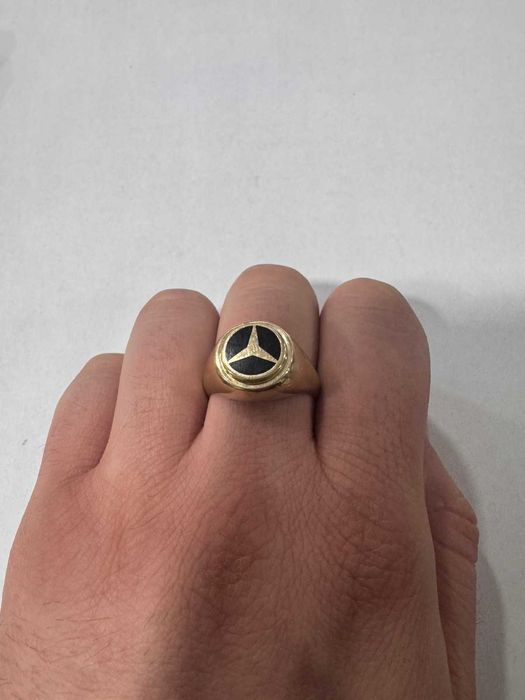 Продавам Мъжки Златен Пръстен Тип Мерцедес Грамаж 7.1 грама