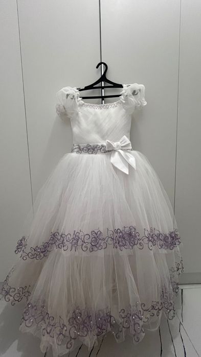 Срочно продам пышные платье