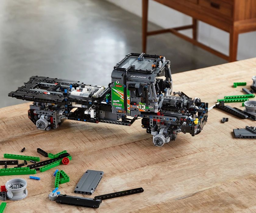 LEGO 42129 Technic 42129 - Камион 4x4 Mercedes-Benz Zetros