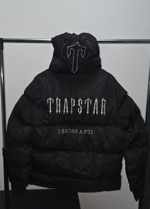 Geaca de iarnă x Trapstar   / essentials