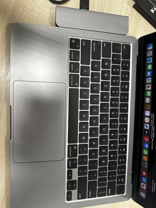 Macbook Air M2 2022