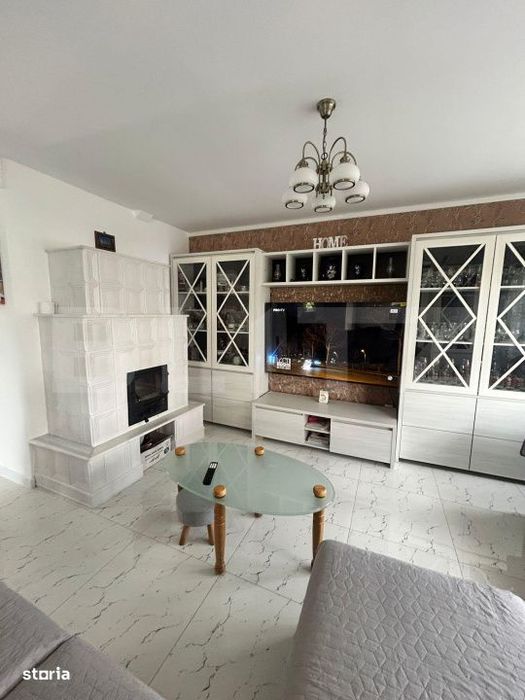 Casa/Vila cu 8 camere, 4 bai - Zarnesti