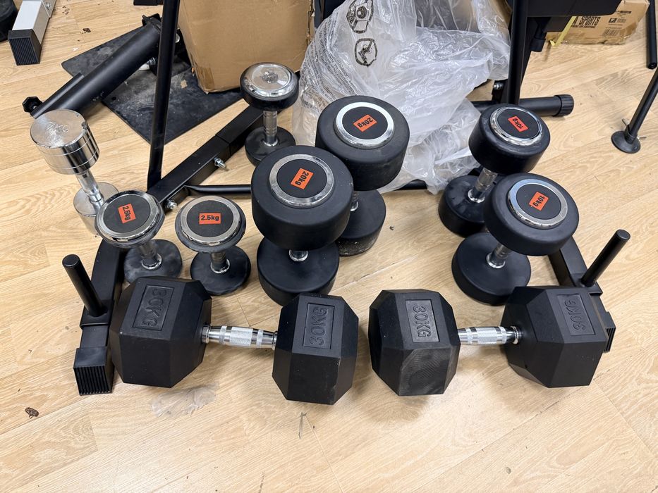 Gantere hexagonale noi set 60 kg si set de 30 kg noi  pret 15 lei kg