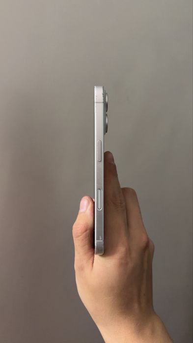iPhone 16 White / 128GB