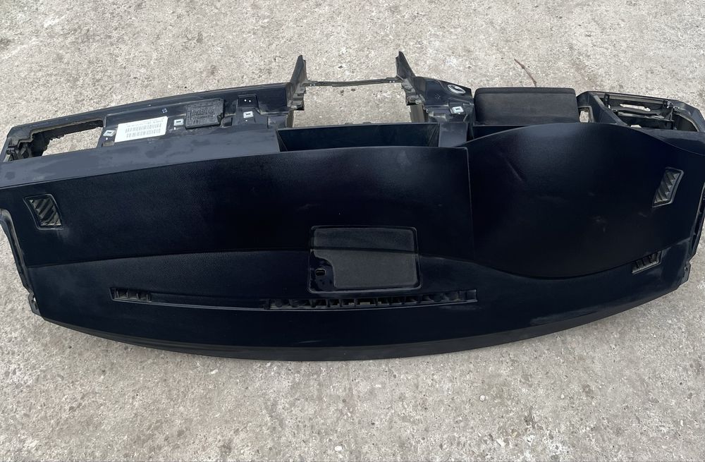 Vand plansa bord bmw e60,e61 cu suport de pahare.