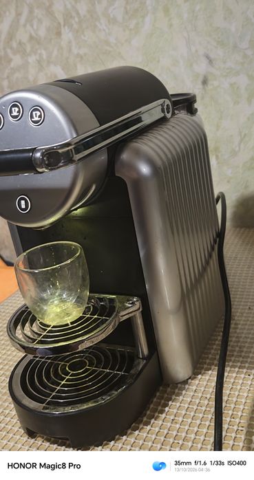 Nespresso Coffe Machine typ9737