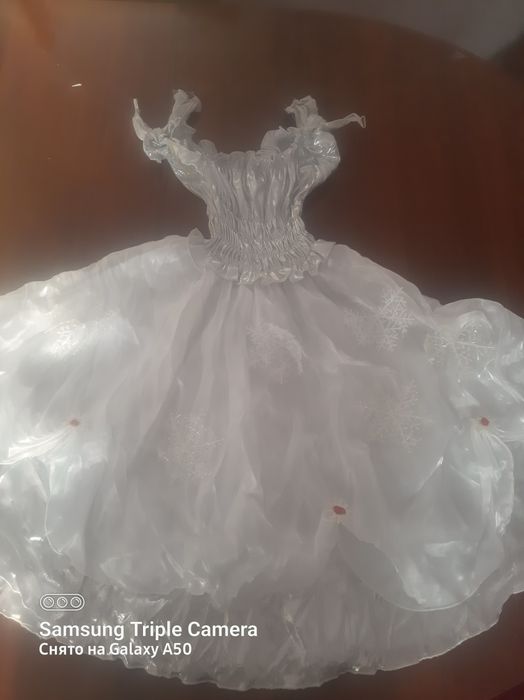 Продам детские платья